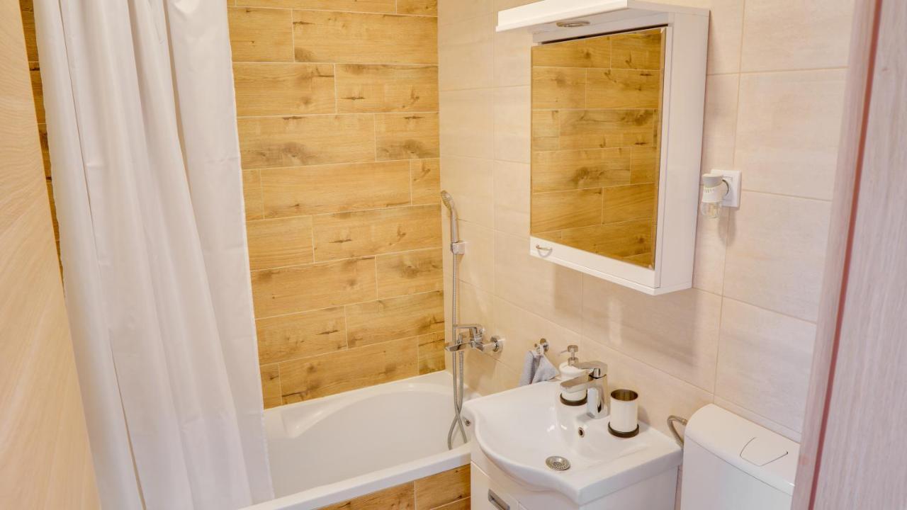 Appartement Milica 65M2, Free Parking & Wi-Fi à Novi Sad Extérieur photo