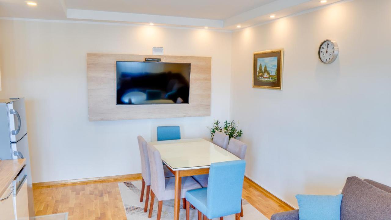 Appartement Milica 65M2, Free Parking & Wi-Fi à Novi Sad Extérieur photo